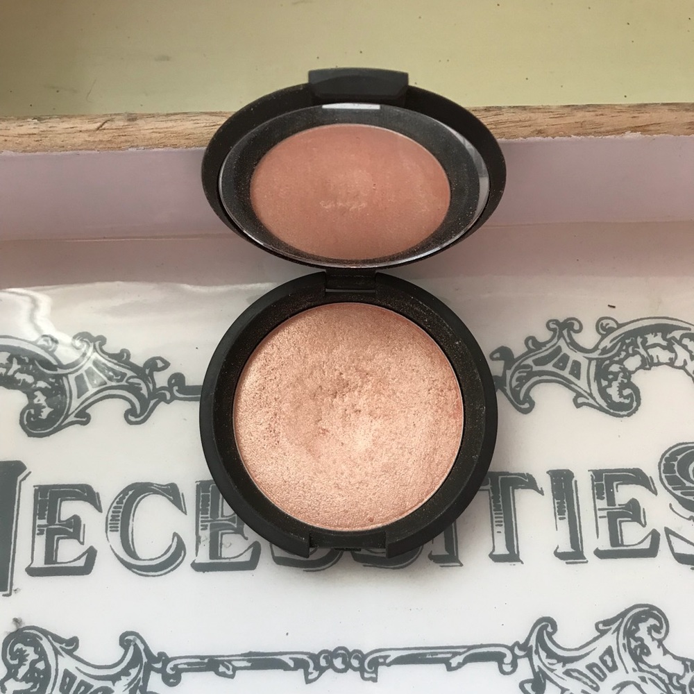 Becca Shimmering Skin Perfector